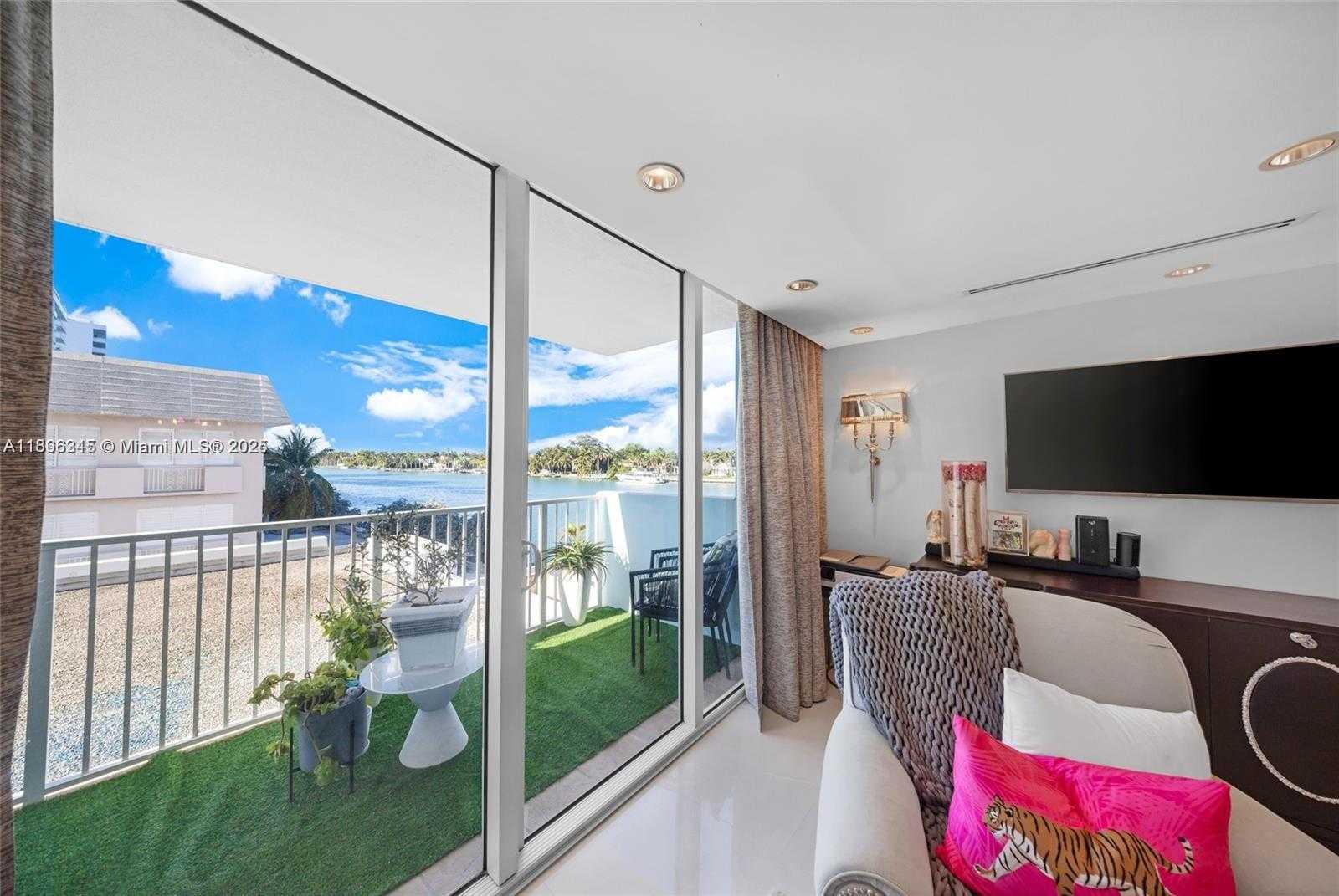 Small Image of 5838 COLLINS AVE #2F, Miami Beach Number 6