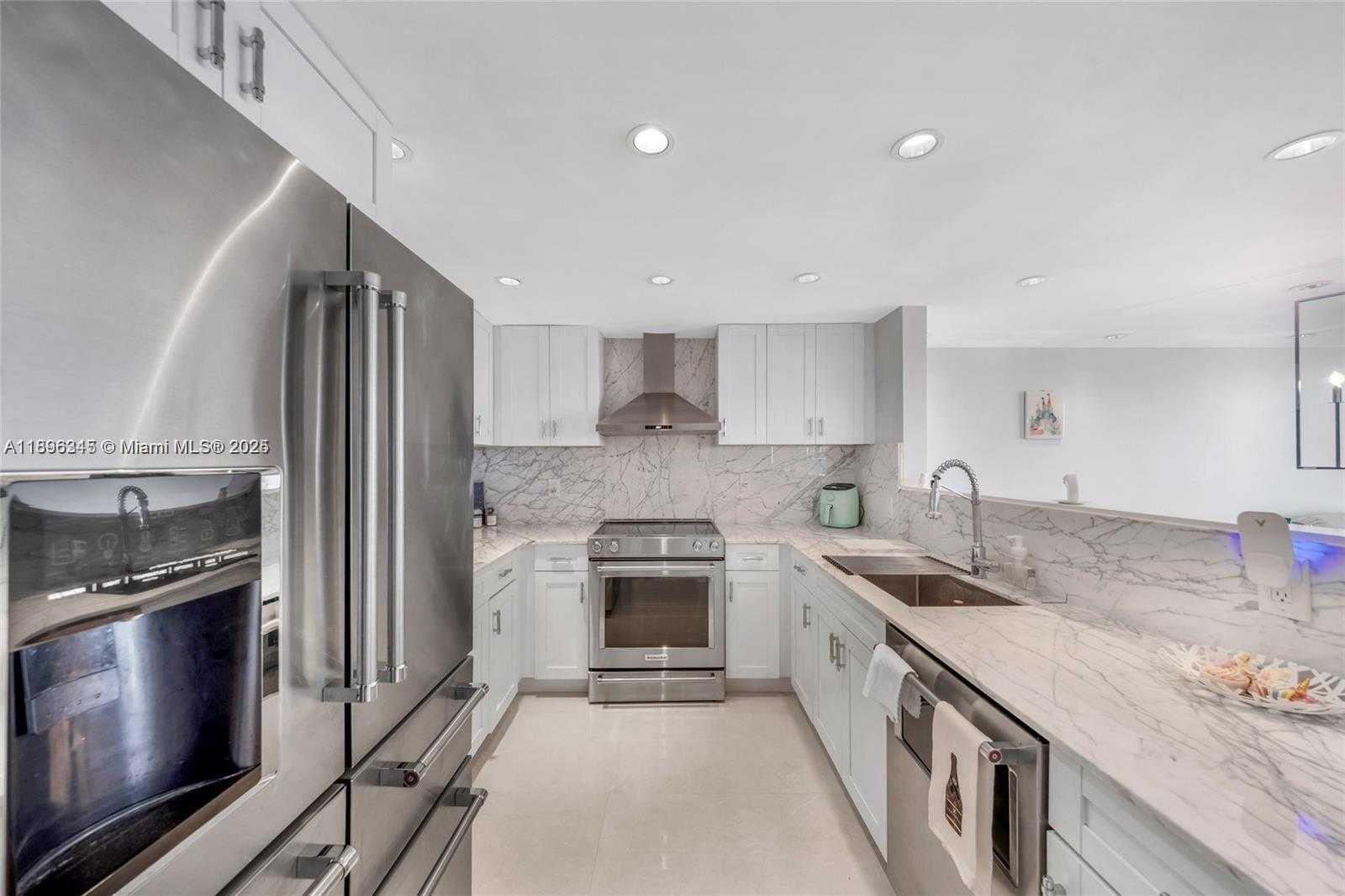 Small Image of 5838 COLLINS AVE #2F, Miami Beach Number 7