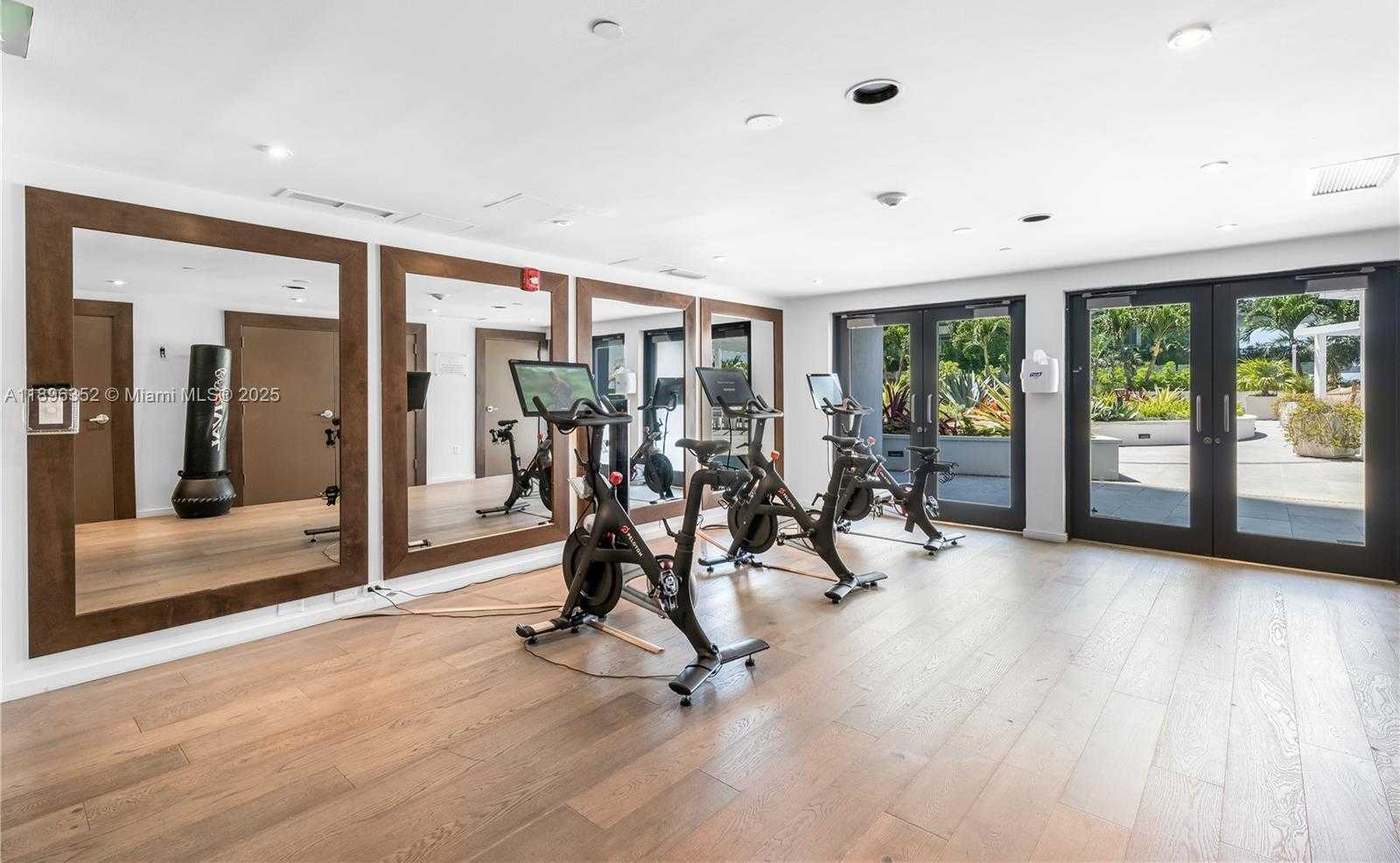 Small Image of 1330 WEST AVE #905, Miami Beach Number 16