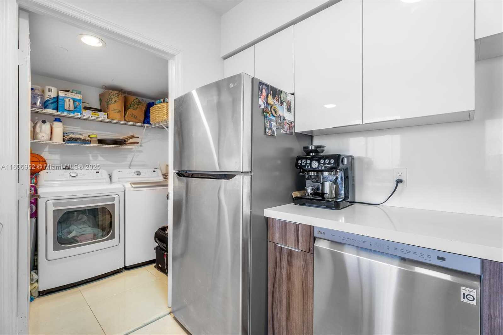 Small Image of 1330 WEST AVE #905, Miami Beach Number 5