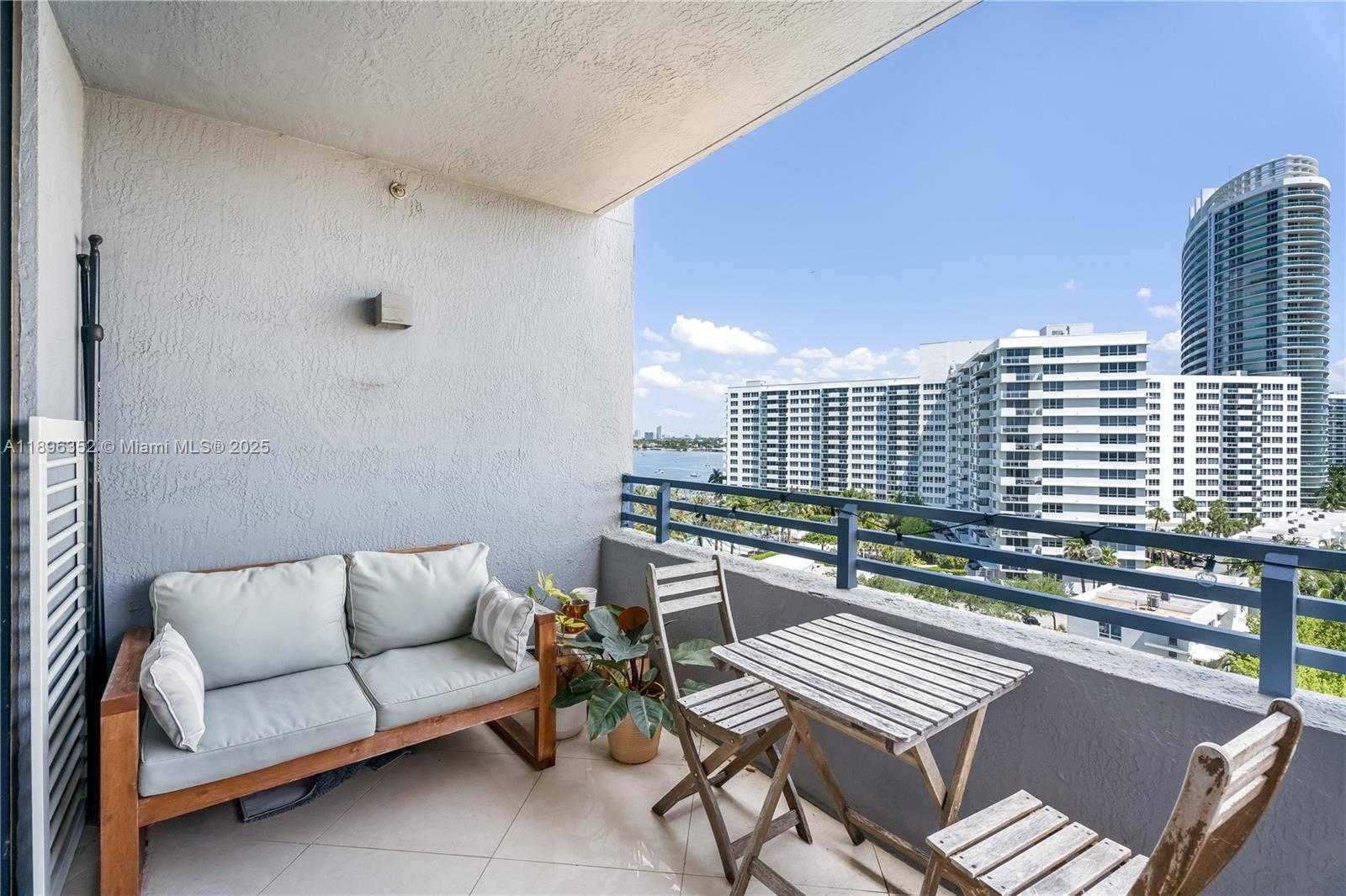 Small Image of 1330 WEST AVE #905, Miami Beach Number 7