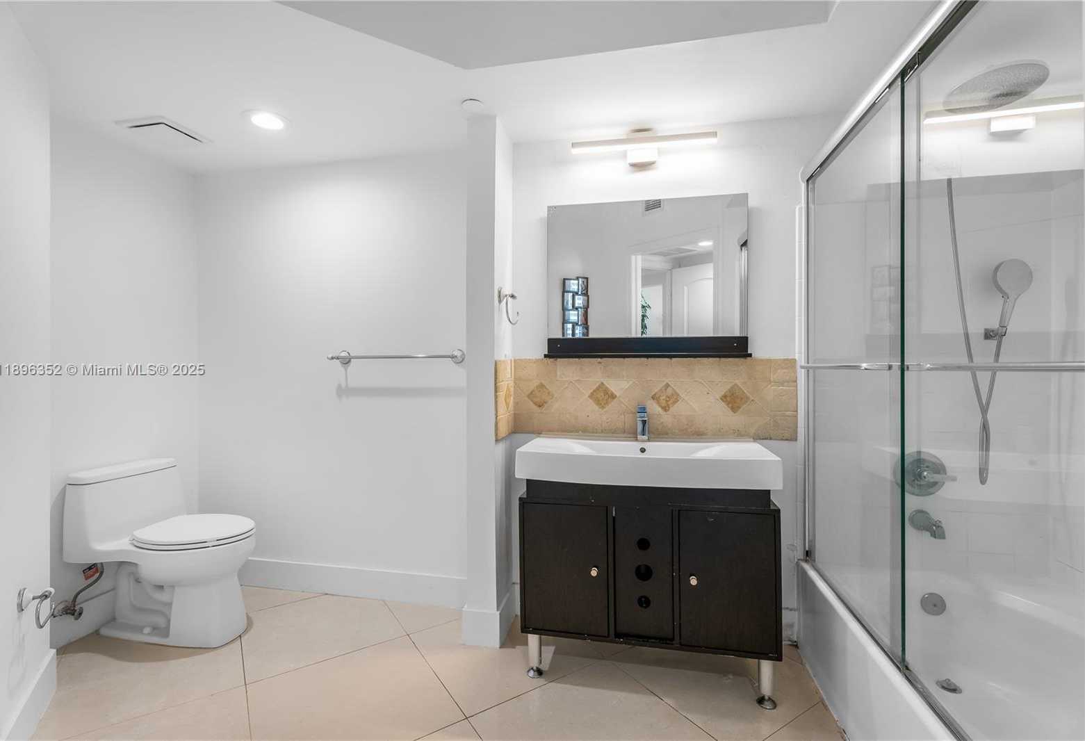 Small Image of 1330 WEST AVE #905, Miami Beach Number 9