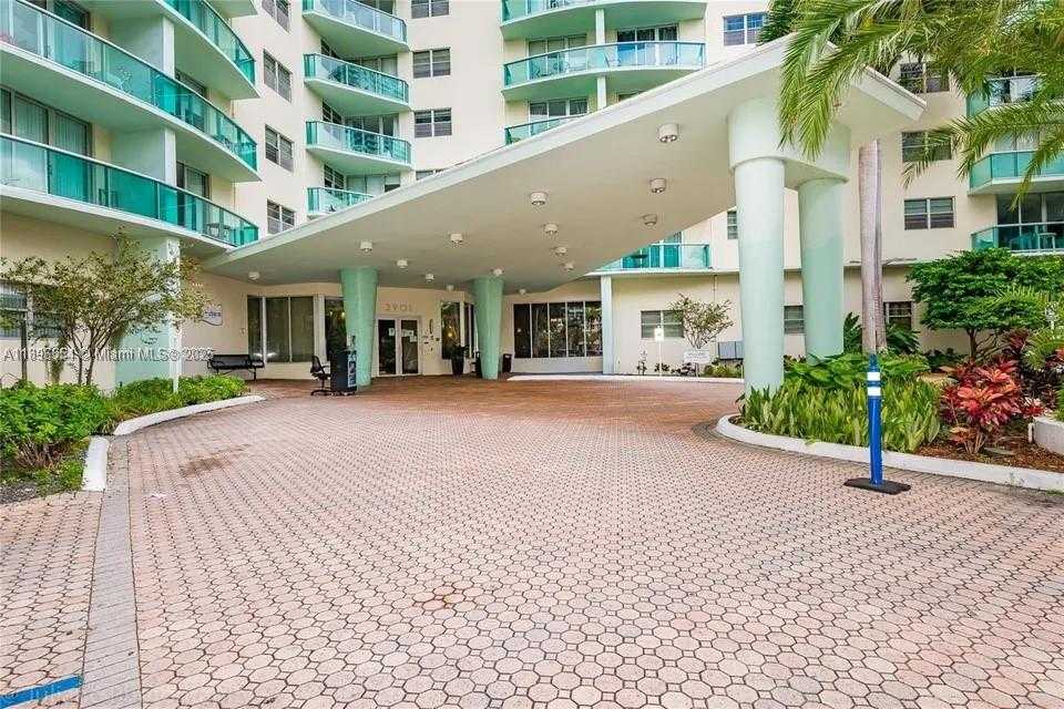 Small Image of 3901 SOUTH OCEAN DR #2H, Hollywood Number 11