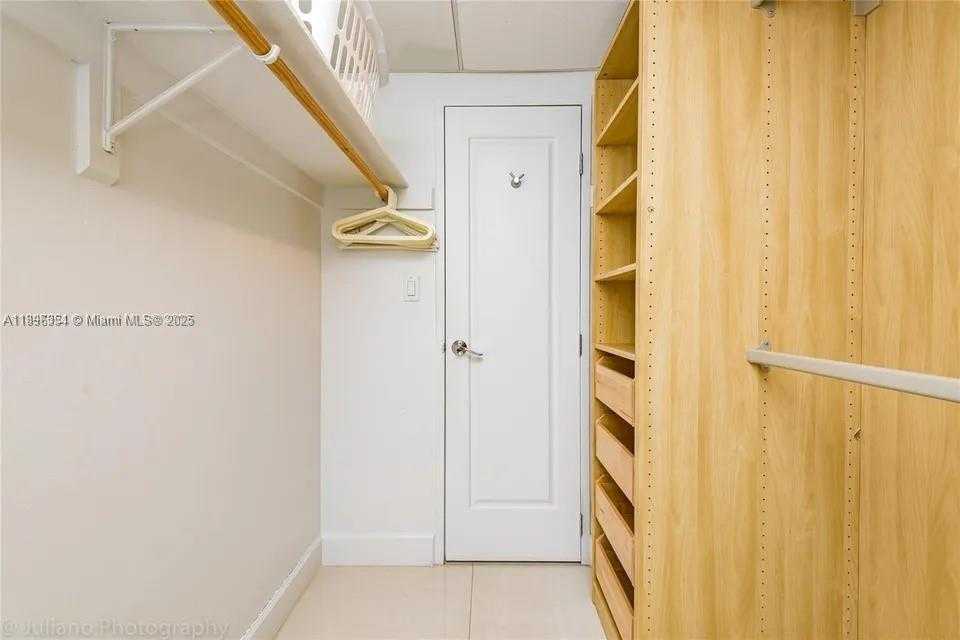 Small Image of 3901 SOUTH OCEAN DR #2H, Hollywood Number 15