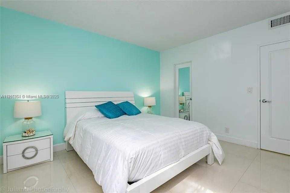 Small Image of 3901 SOUTH OCEAN DR #2H, Hollywood Number 17