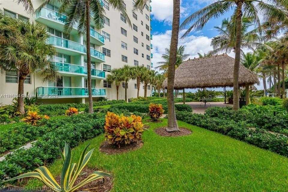 Small Image of 3901 SOUTH OCEAN DR #2H, Hollywood Number 24