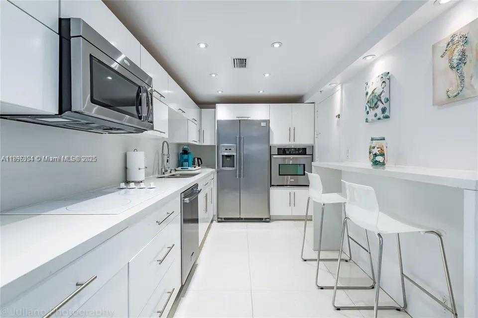 Small Image of 3901 SOUTH OCEAN DR #2H, Hollywood Number 6