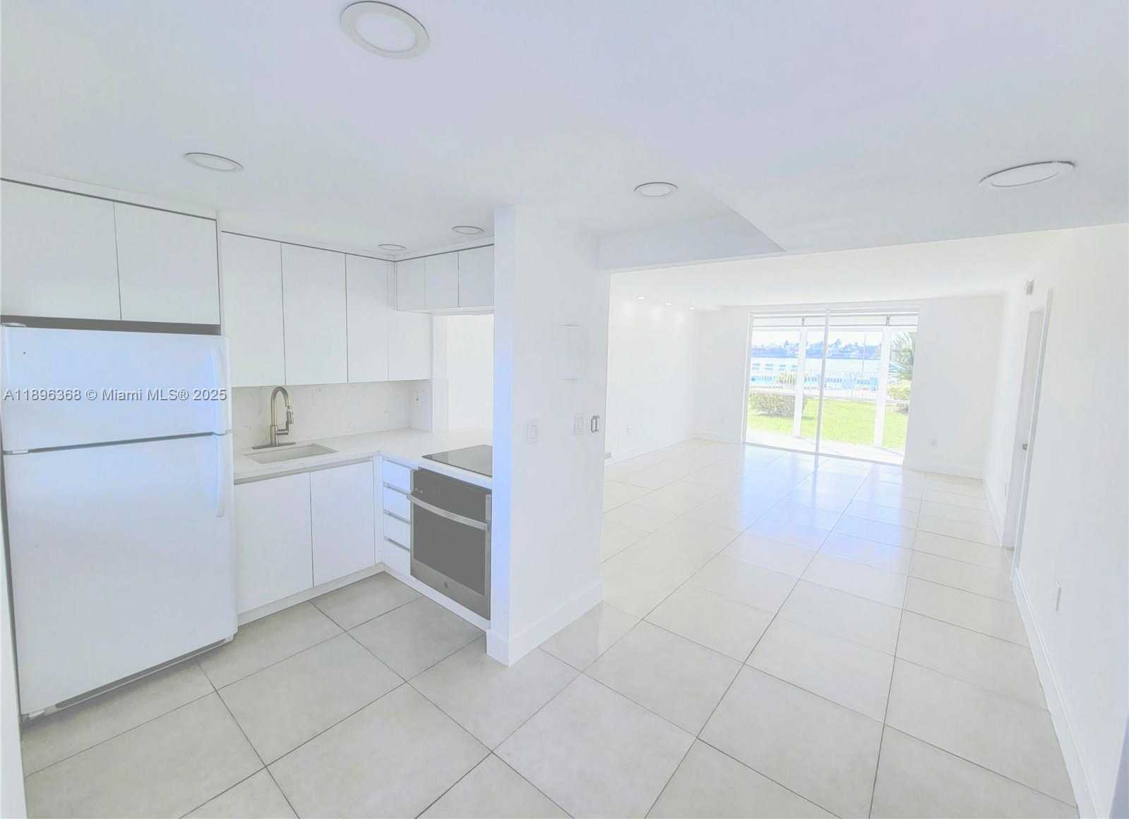 Small Image of 3010 MARCOS DR #R110, Aventura Number 4