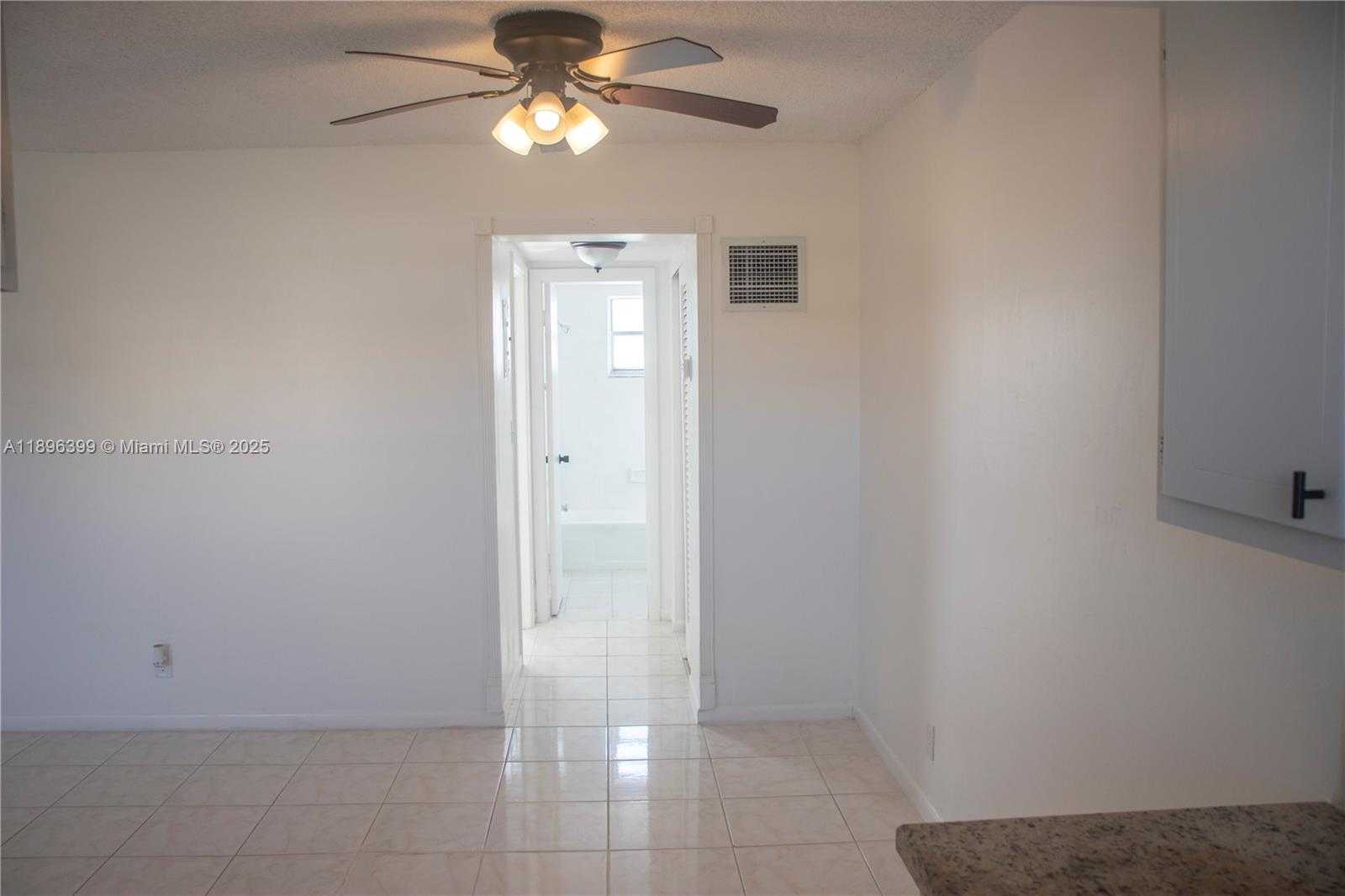 Small Image of 2145 PIERCE ST #305, Hollywood Number 11