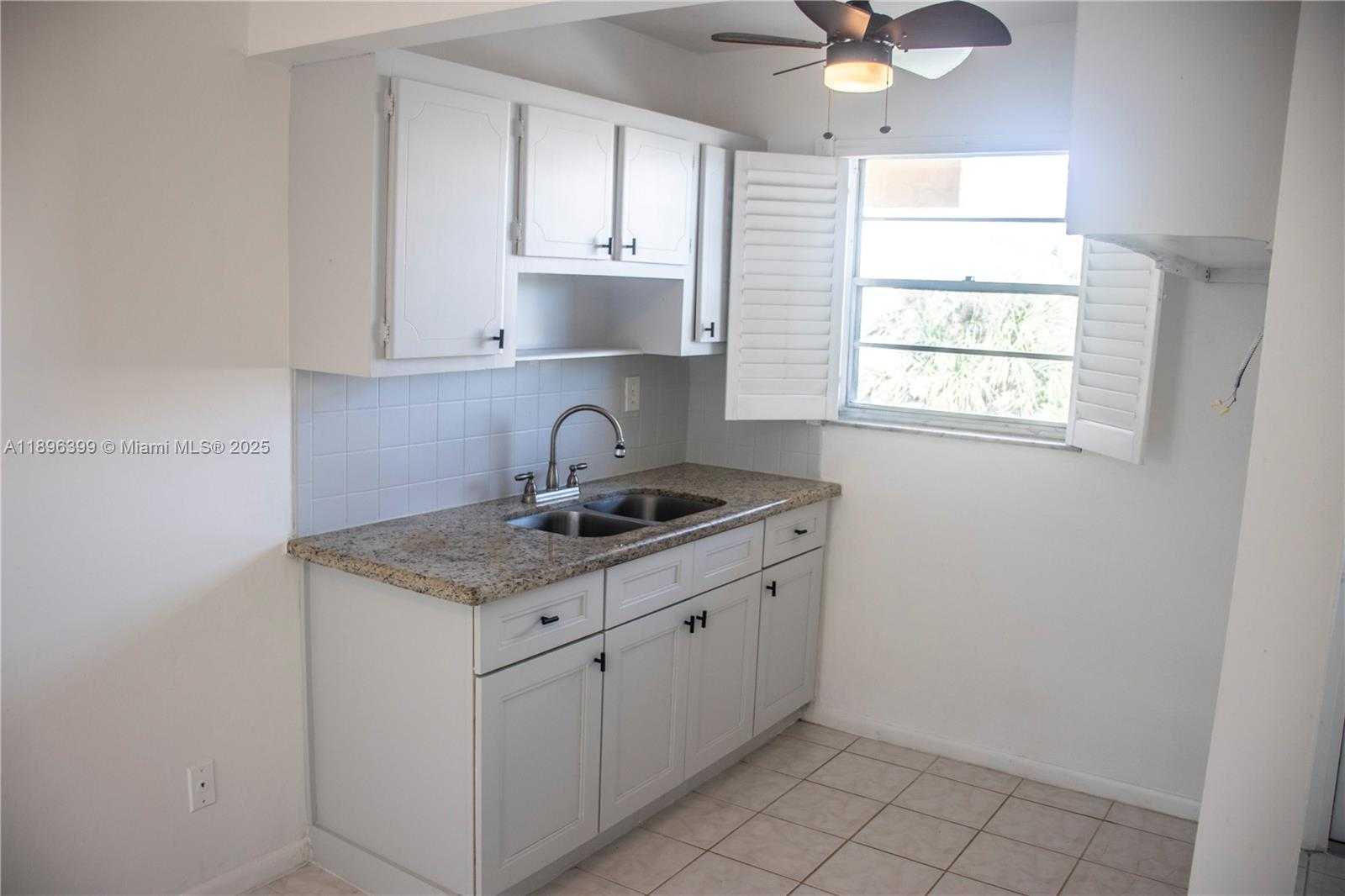 Small Image of 2145 PIERCE ST #305, Hollywood Number 15