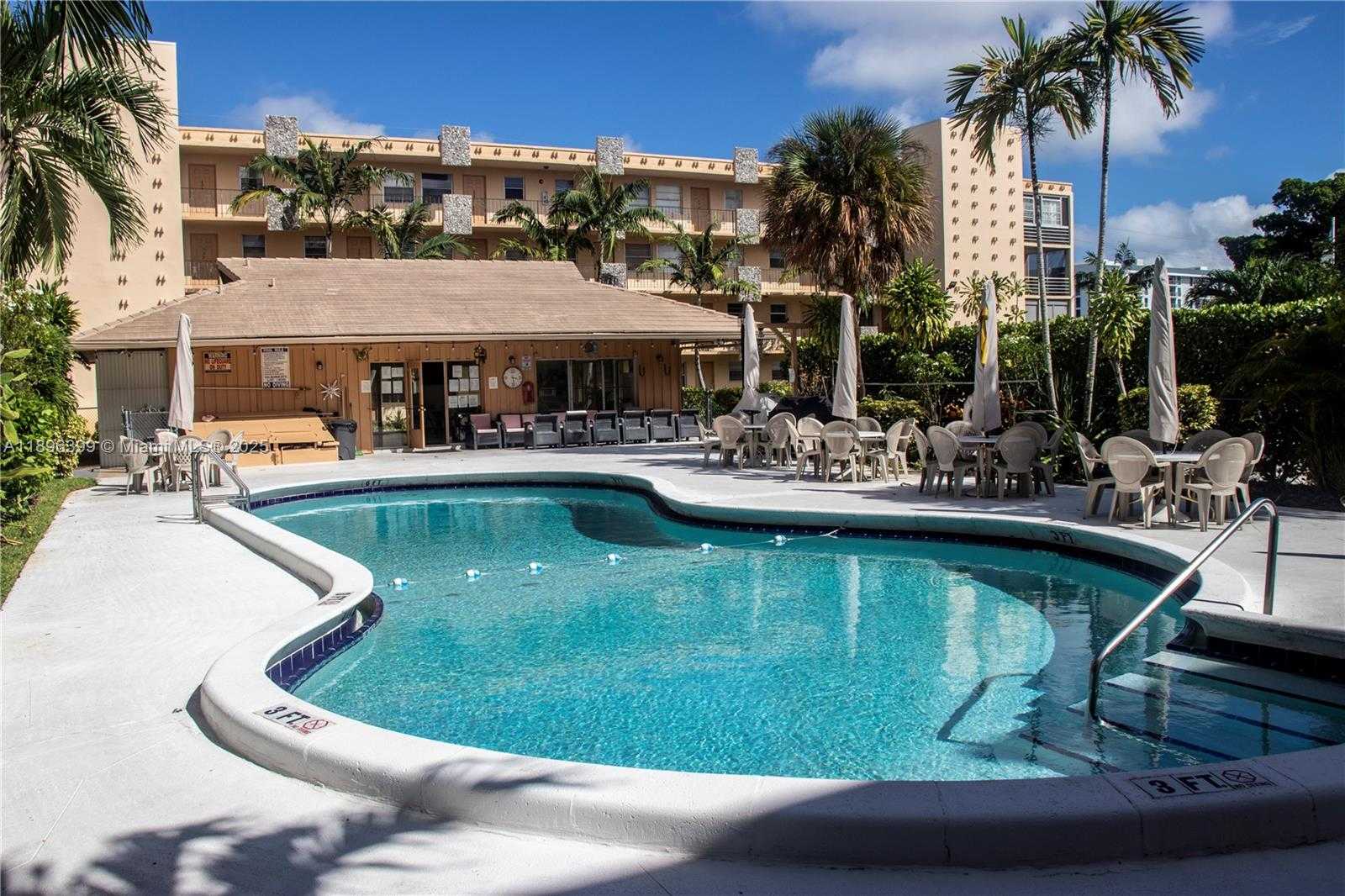 Small Image of 2145 PIERCE ST #305, Hollywood Number 17