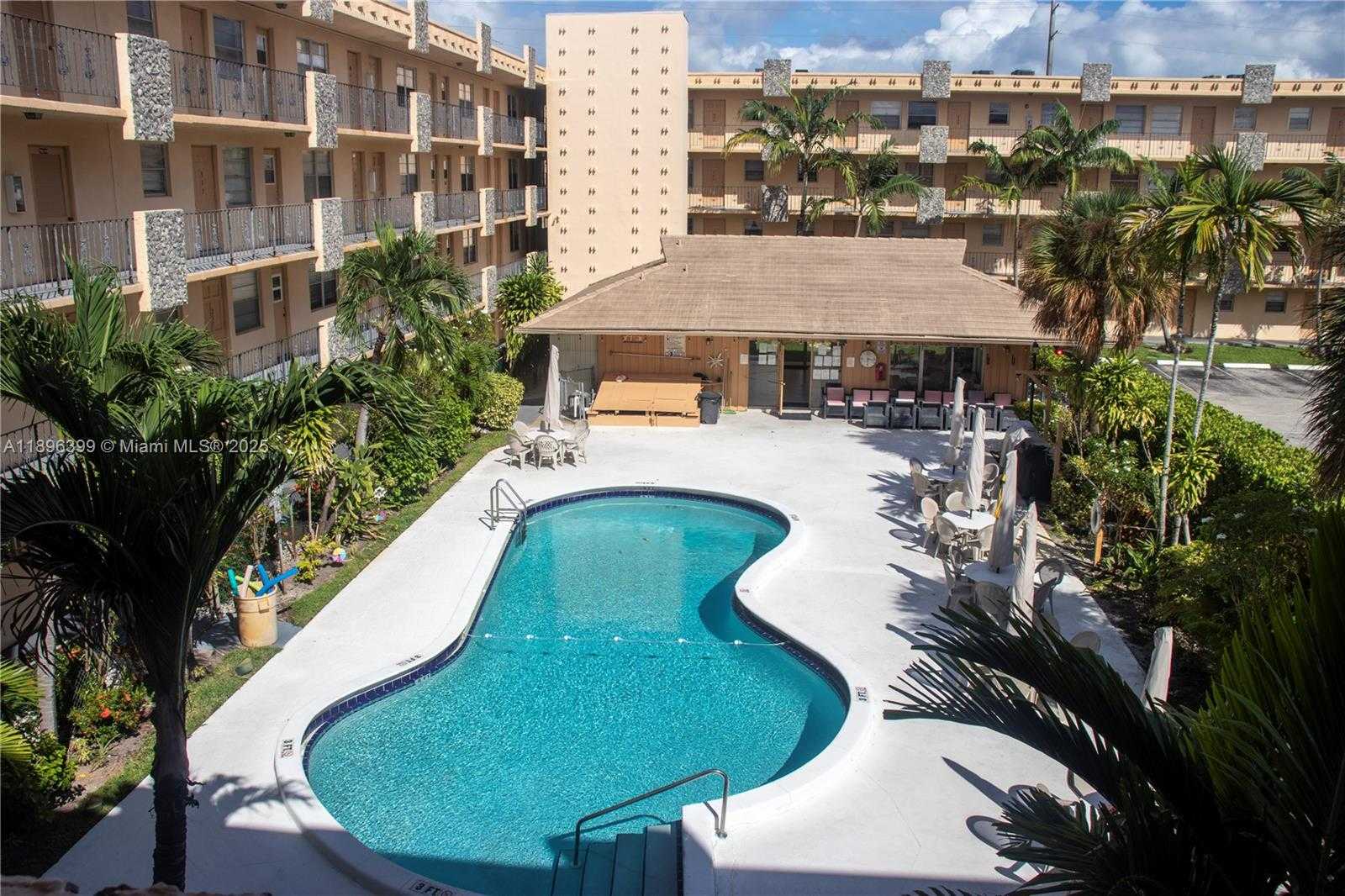 Small Image of 2145 PIERCE ST #305, Hollywood Number 18