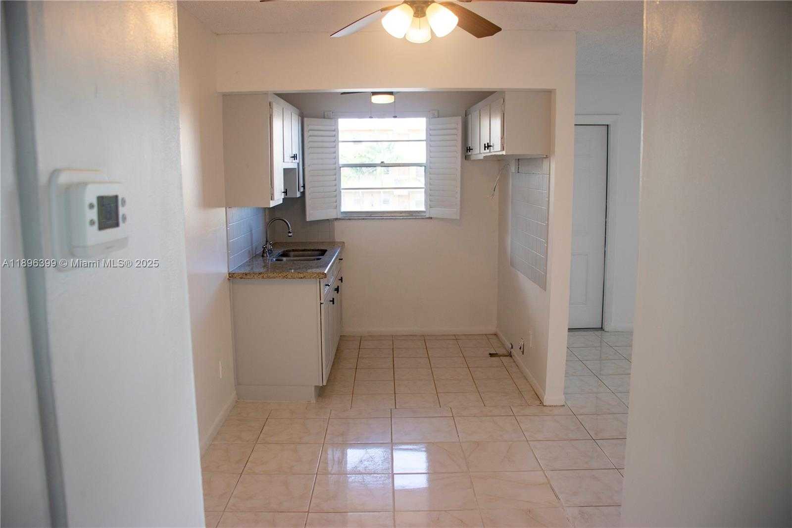 Small Image of 2145 PIERCE ST #305, Hollywood Number 9
