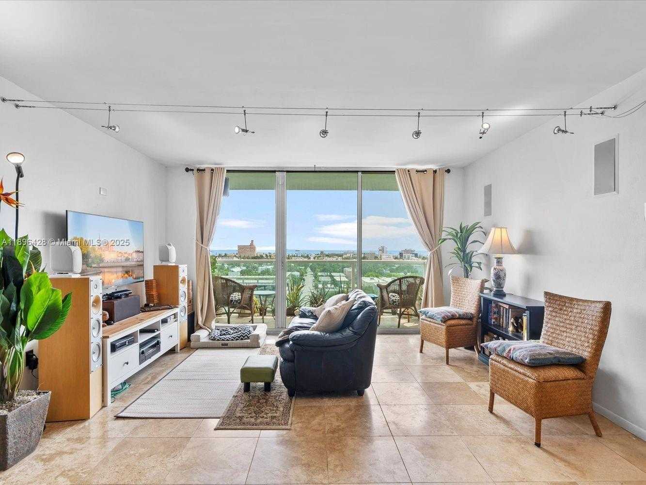 Small Image of 650 WEST AVE #1208, Miami Beach Number 2