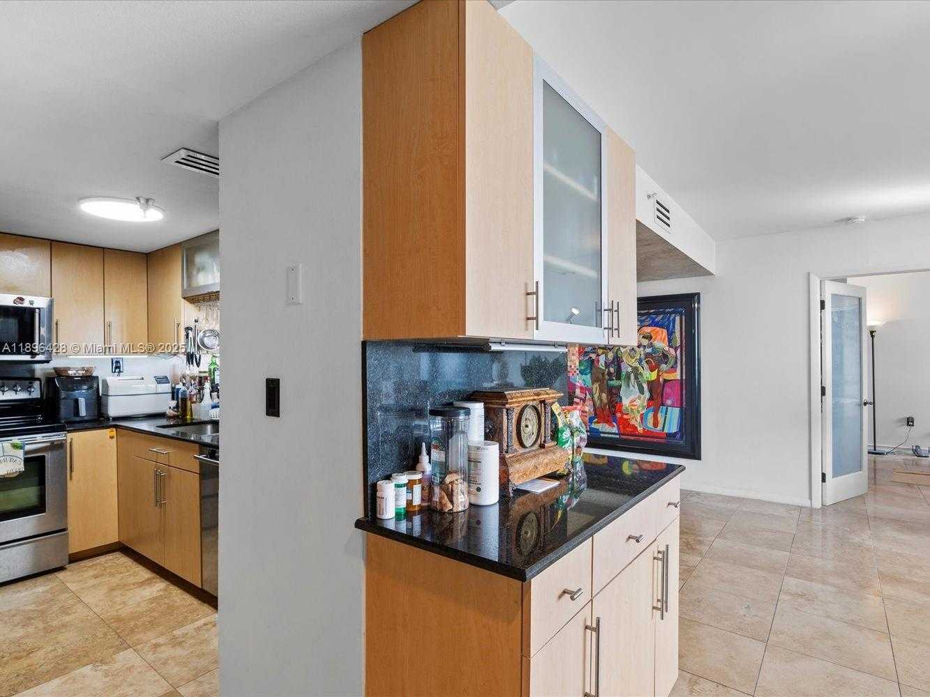 Small Image of 650 WEST AVE #1208, Miami Beach Number 9