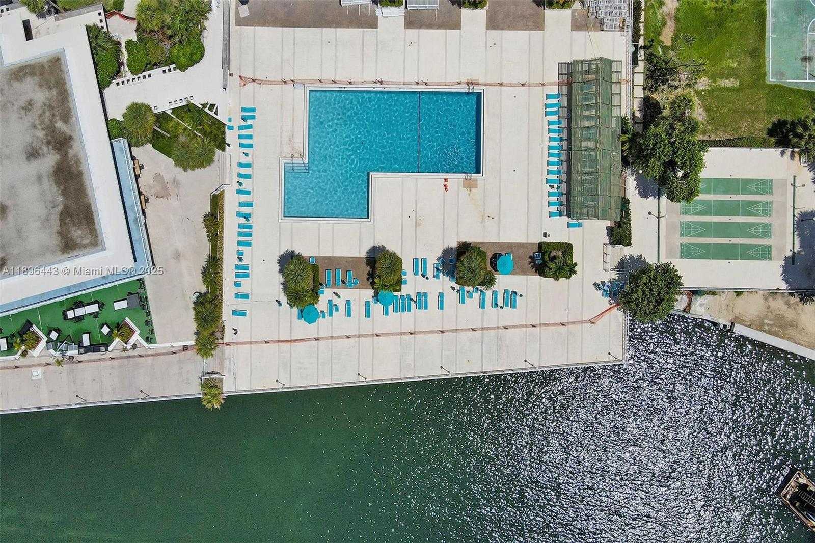 Small Image of 500 BAYVIEW DR #118, Sunny Isles Beach Number 58