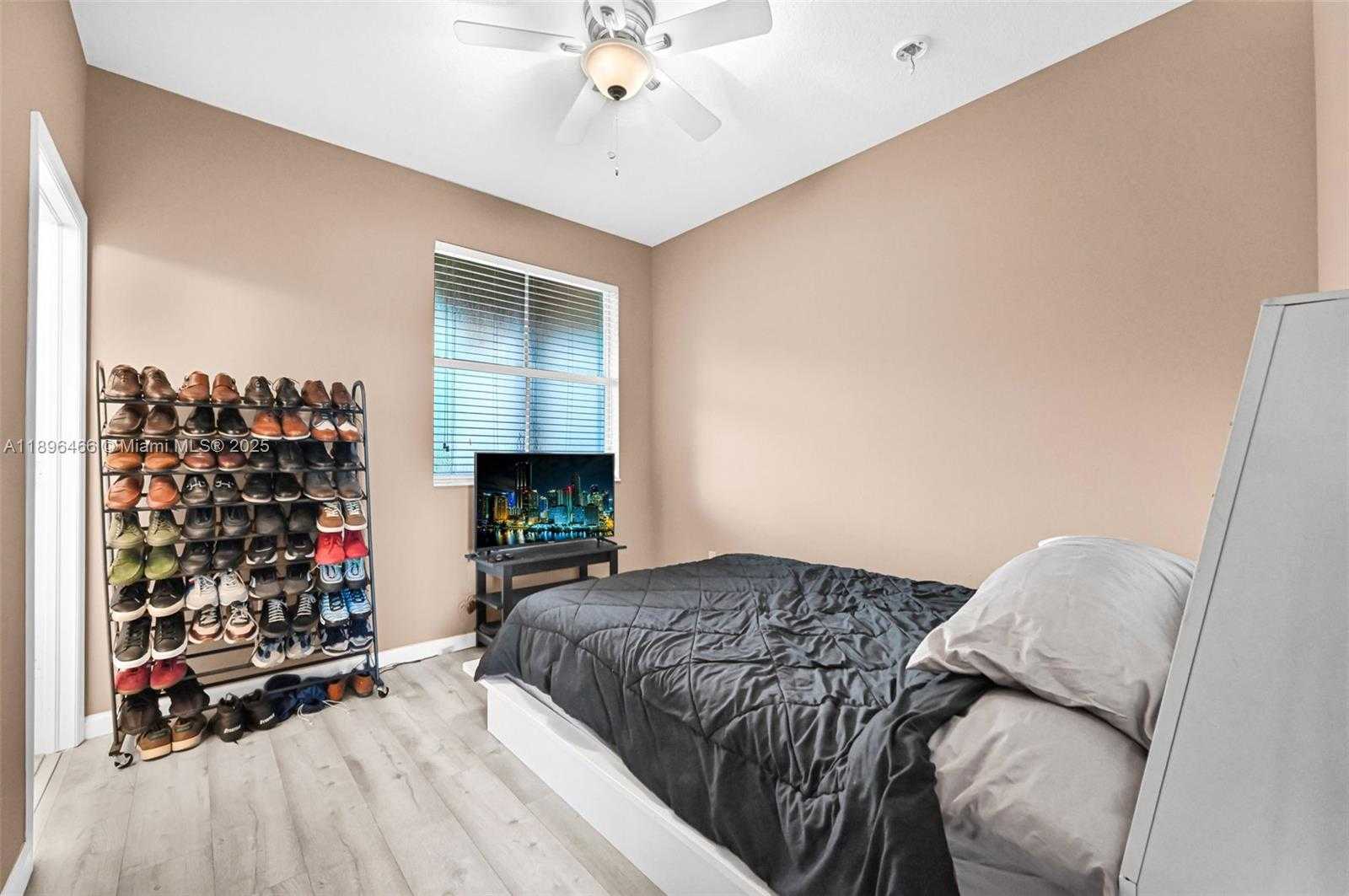 Small Image of 5844 SIENA LN, Hollywood Number 10