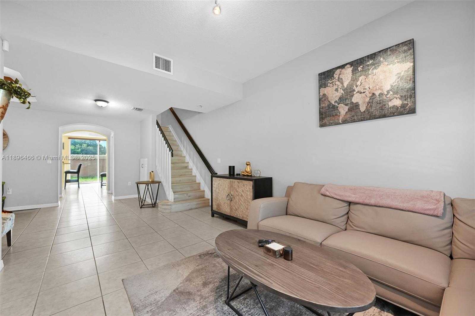 Small Image of 5844 SIENA LN, Hollywood Number 16