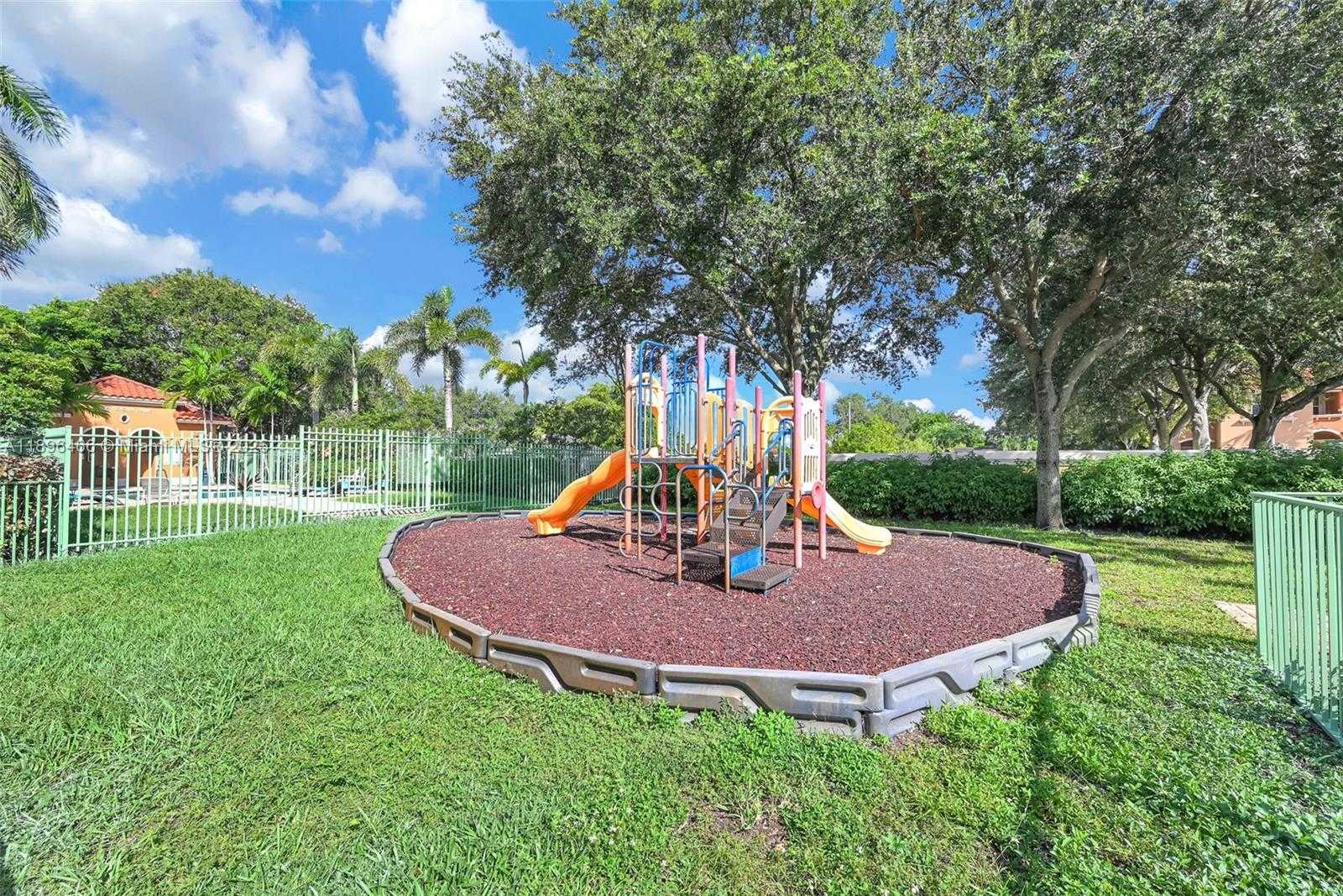 Small Image of 5844 SIENA LN, Hollywood Number 31