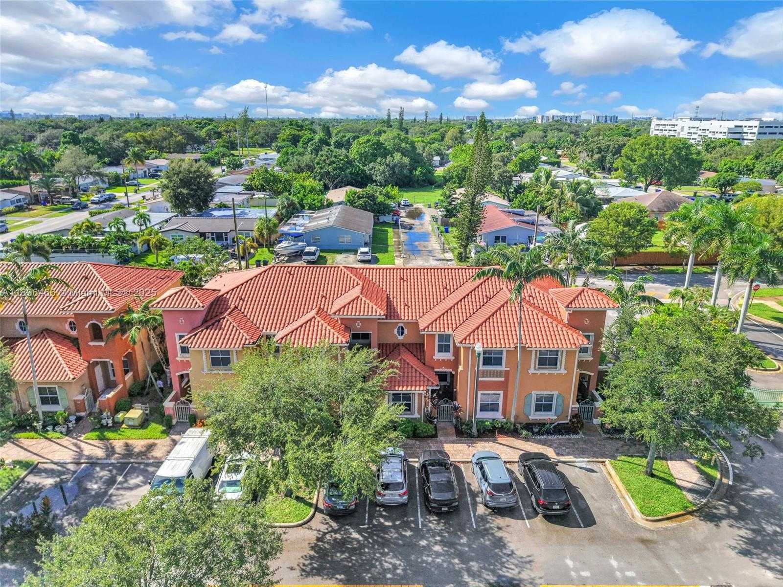 Small Image of 5844 SIENA LN, Hollywood Number 37