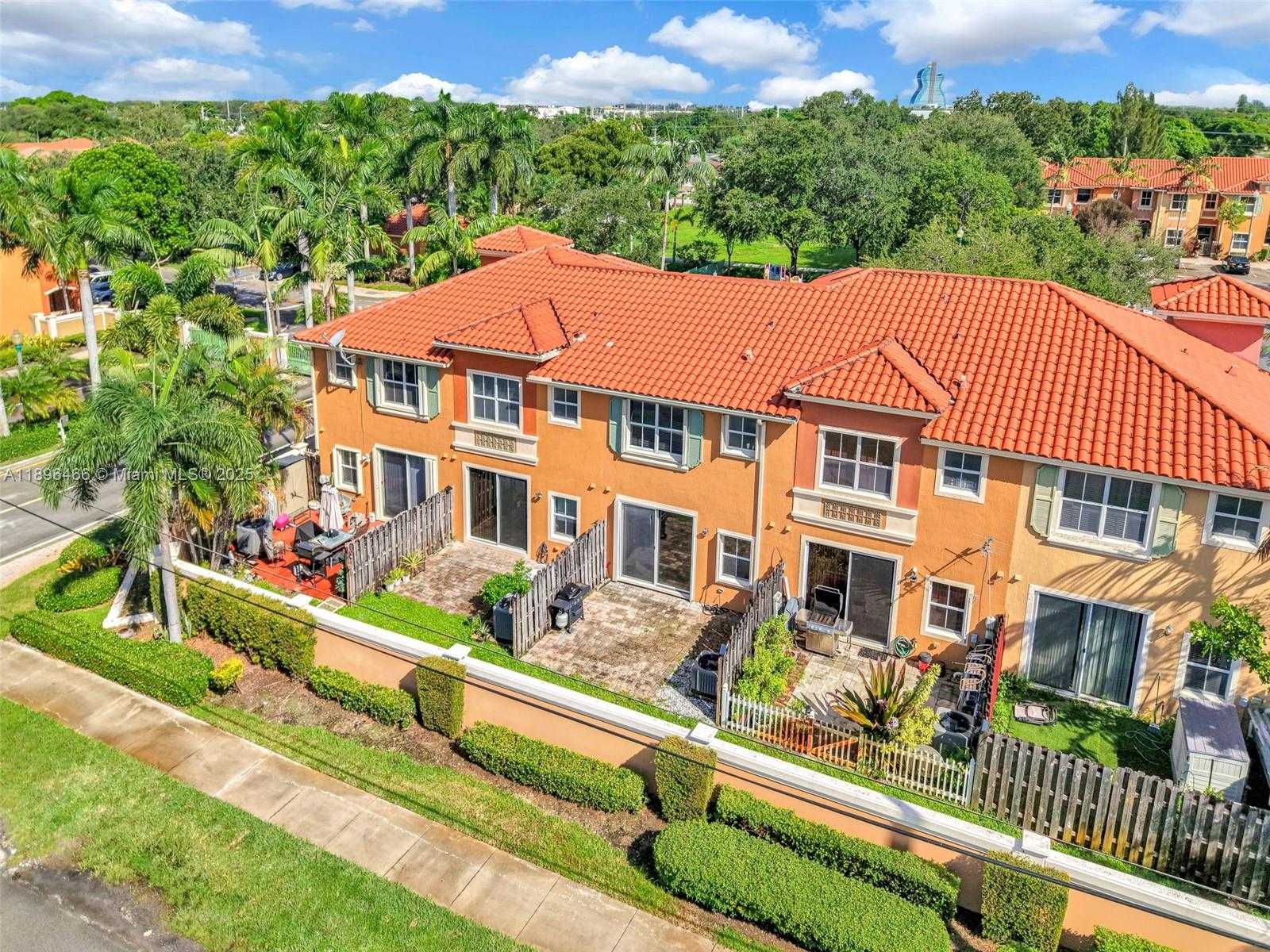 Small Image of 5844 SIENA LN, Hollywood Number 39