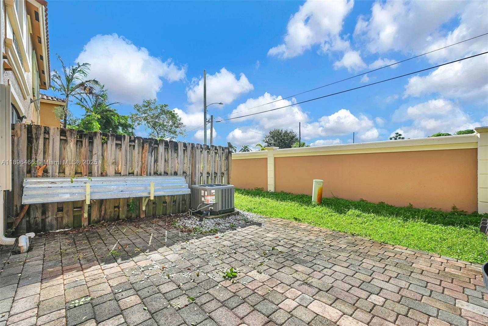 Small Image of 5844 SIENA LN, Hollywood Number 40
