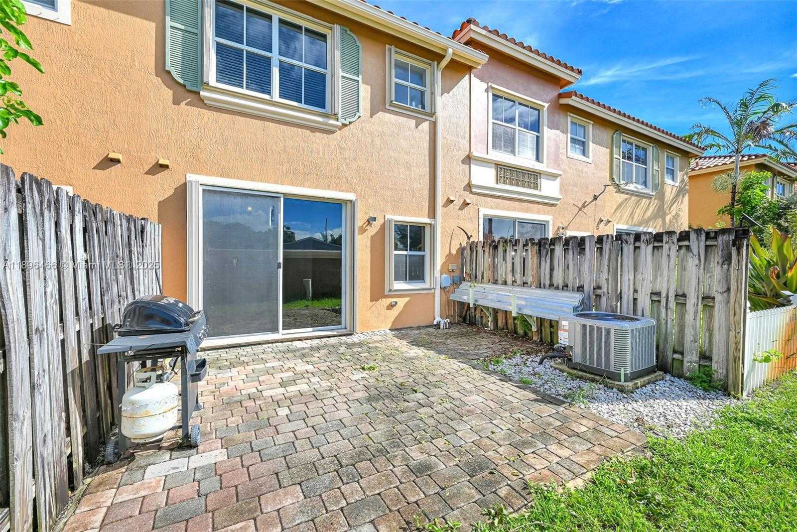Small Image of 5844 SIENA LN, Hollywood Number 41