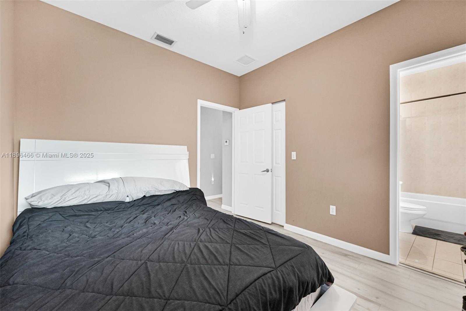 Small Image of 5844 SIENA LN, Hollywood Number 48