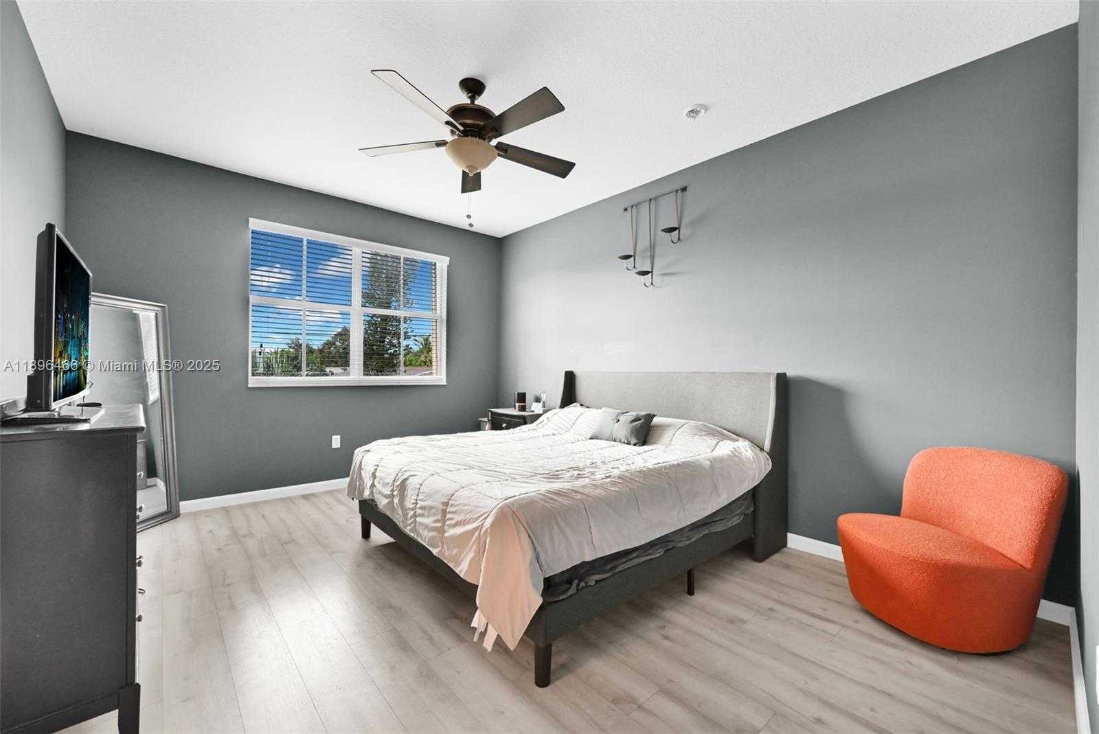 Small Image of 5844 SIENA LN, Hollywood Number 8