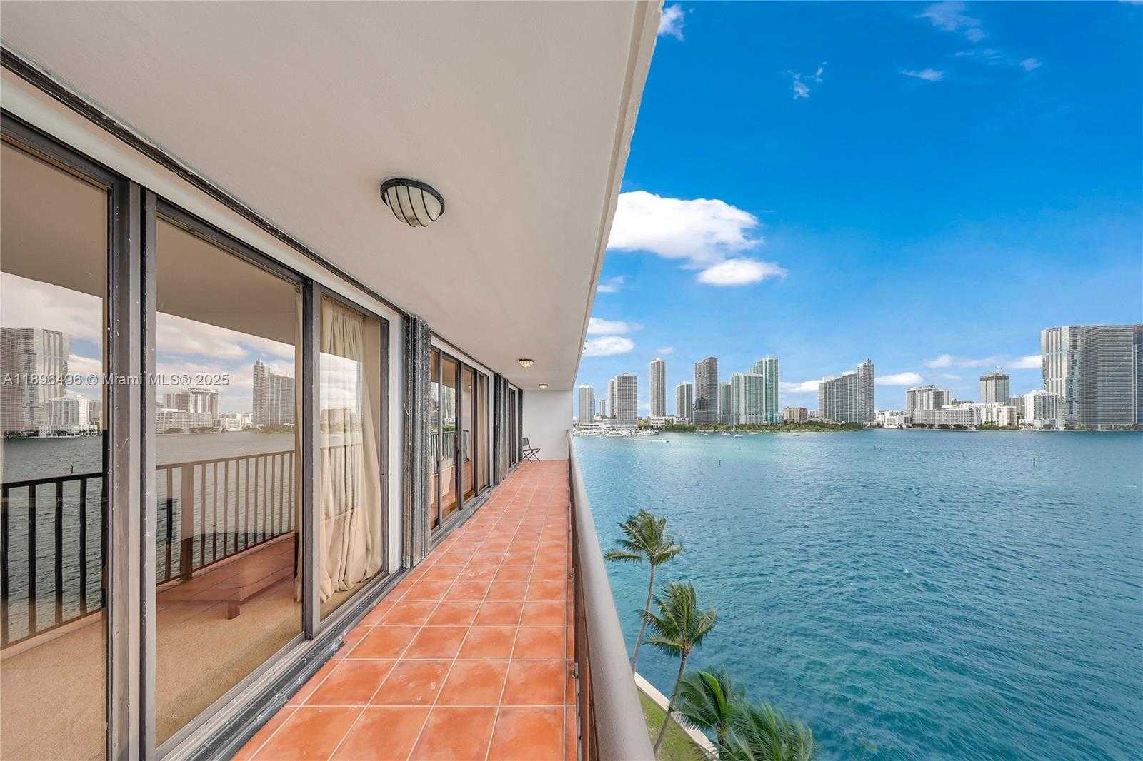 Small Image of 801 NORTH VENETIAN DR #903, Miami Number 12