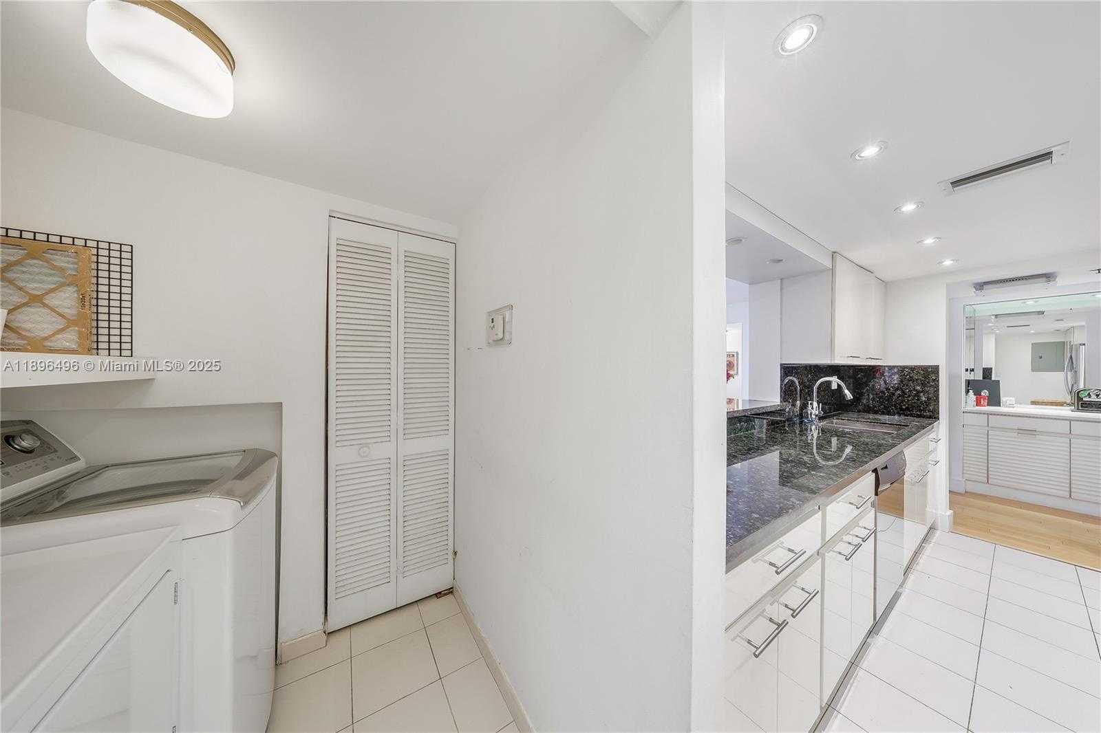 Small Image of 801 NORTH VENETIAN DR #903, Miami Number 21