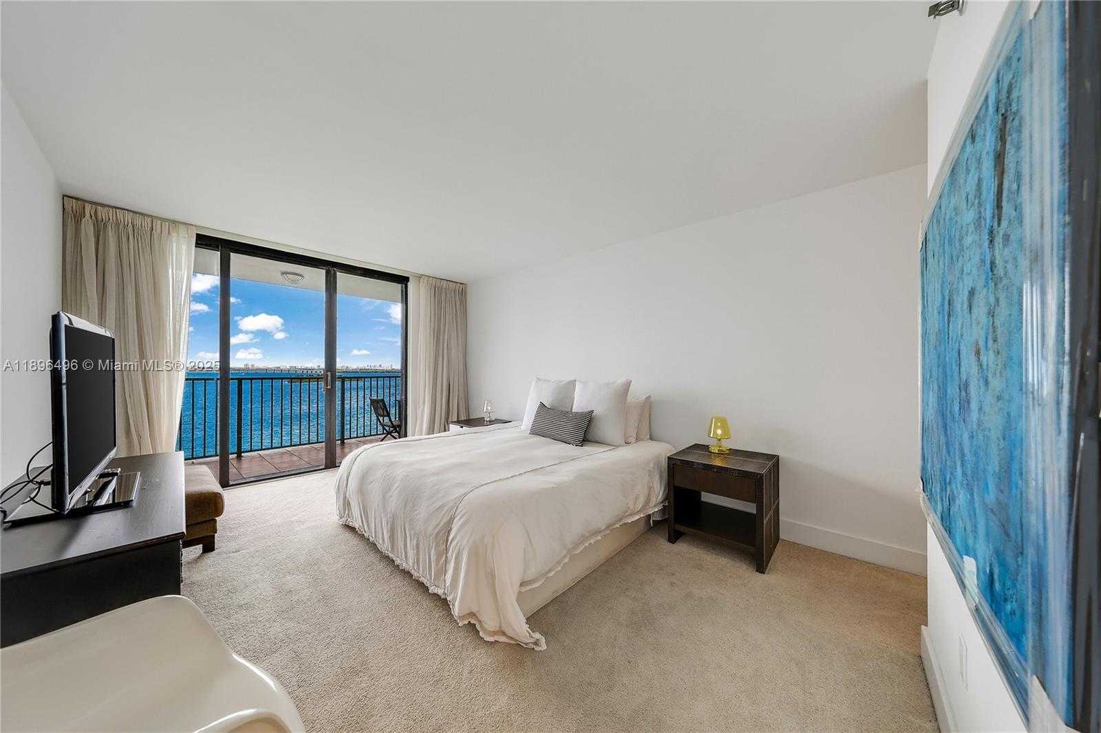 Small Image of 801 NORTH VENETIAN DR #903, Miami Number 23