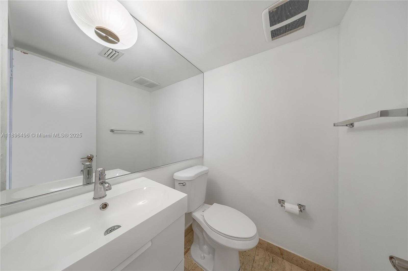 Small Image of 801 NORTH VENETIAN DR #903, Miami Number 30