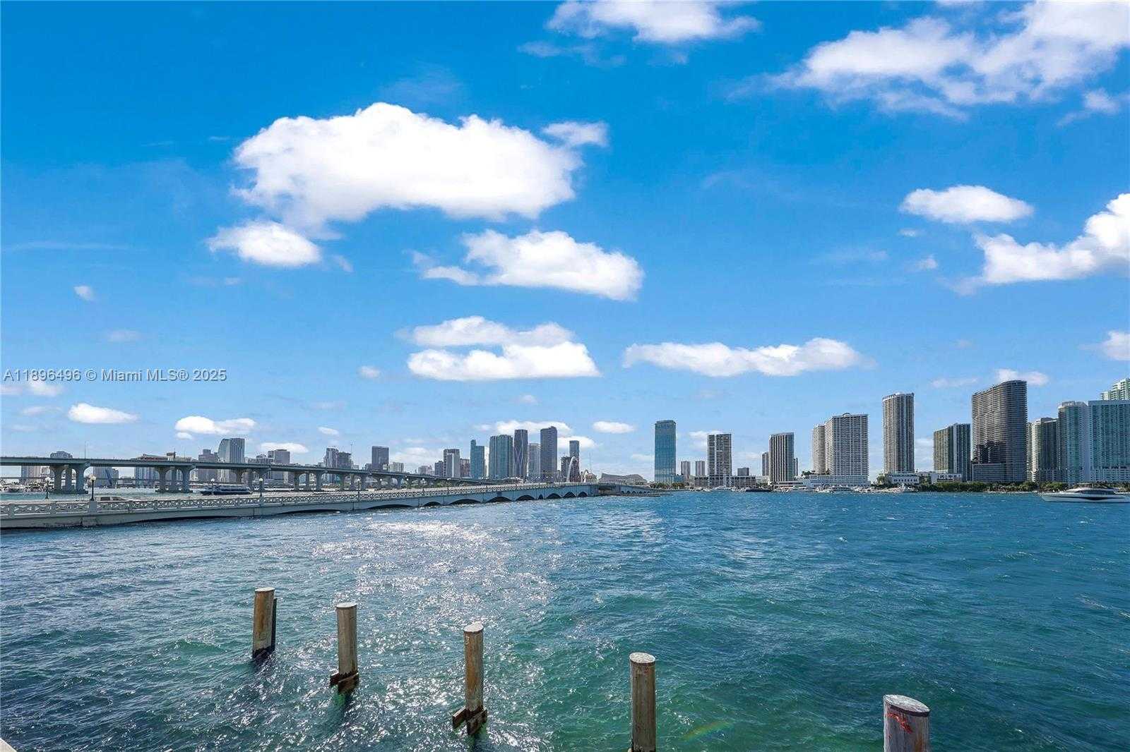 Small Image of 801 NORTH VENETIAN DR #903, Miami Number 31