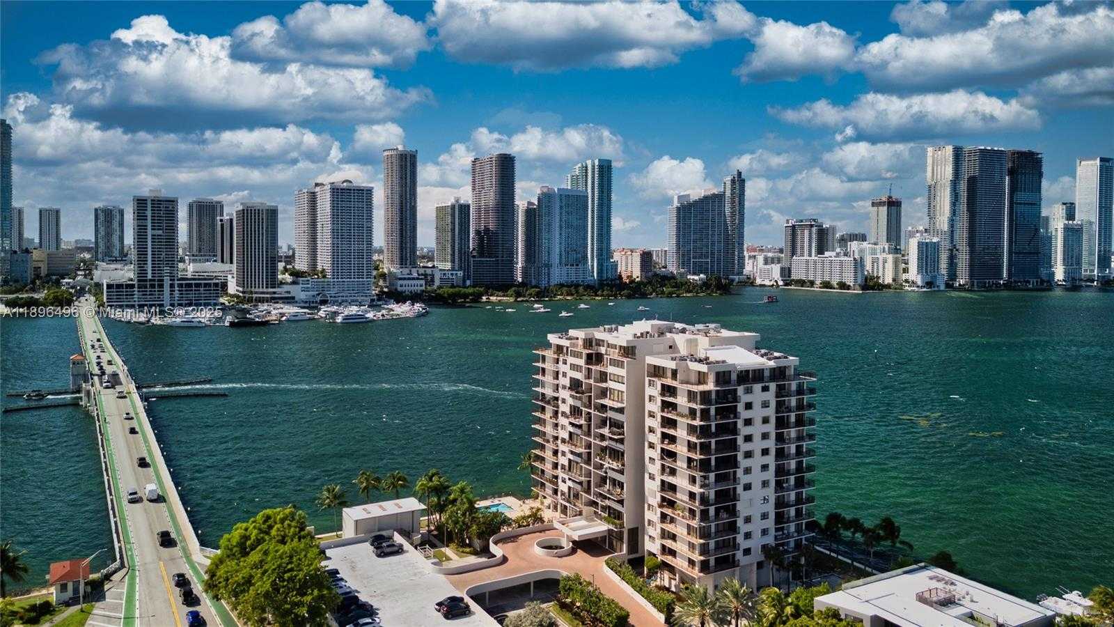 Small Image of 801 NORTH VENETIAN DR #903, Miami Number 32