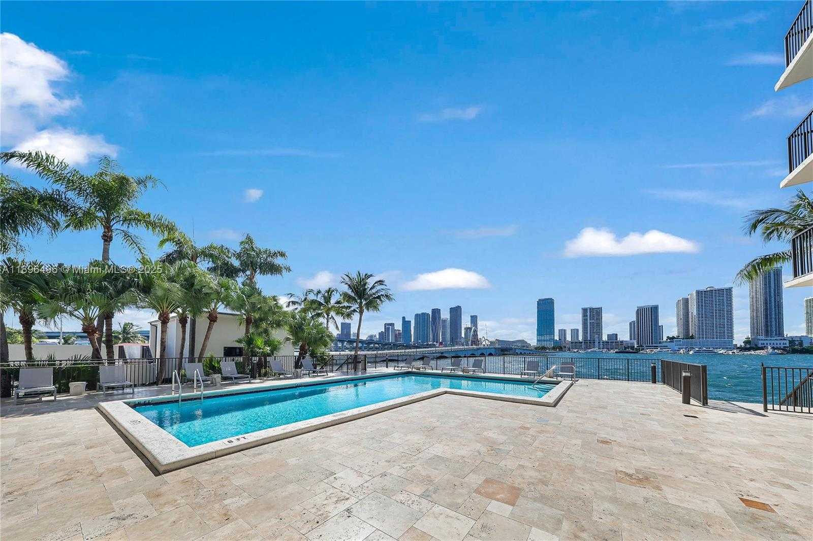 Small Image of 801 NORTH VENETIAN DR #903, Miami Number 9