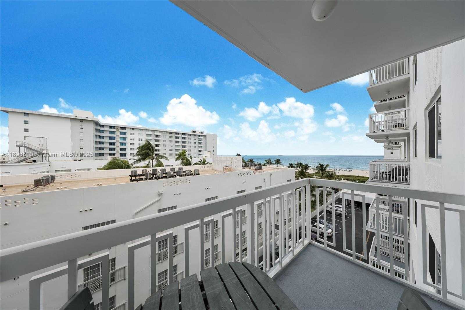 Small Image of 401 OCEAN DR #624, Miami Beach Number 8