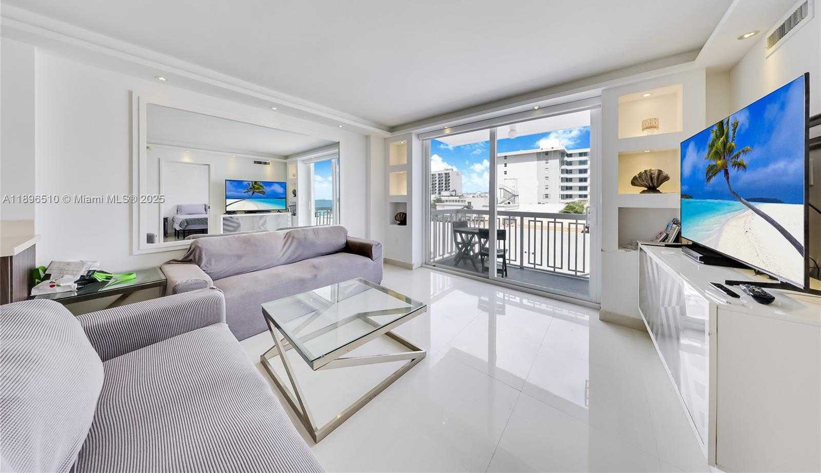 Small Image of 401 OCEAN DR #624, Miami Beach Number 9