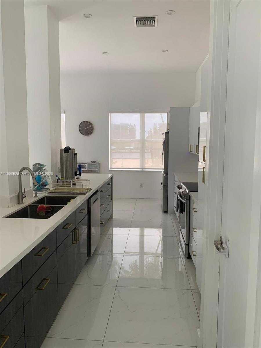 Small Image of 2751 SOUTH OCEAN DR #208N, Hollywood Number 30