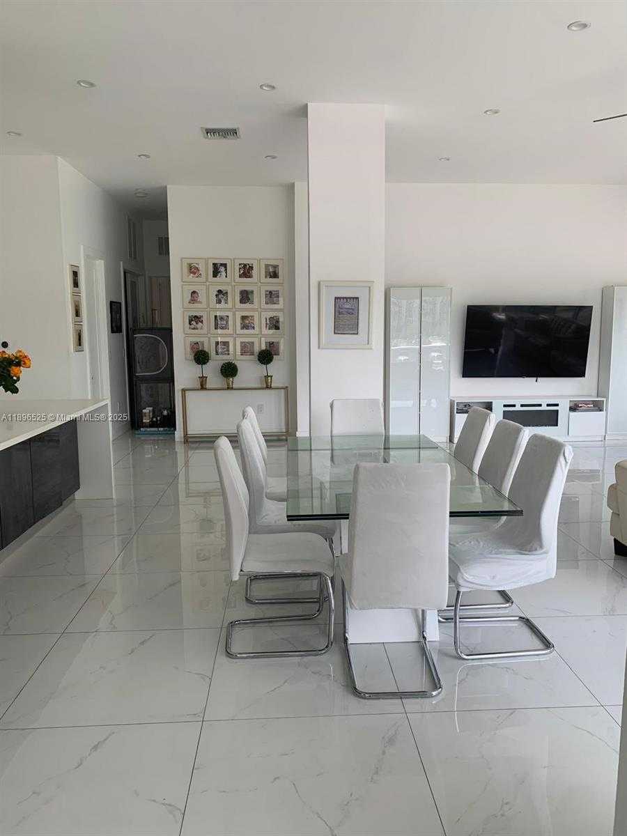 Small Image of 2751 SOUTH OCEAN DR #208N, Hollywood Number 38