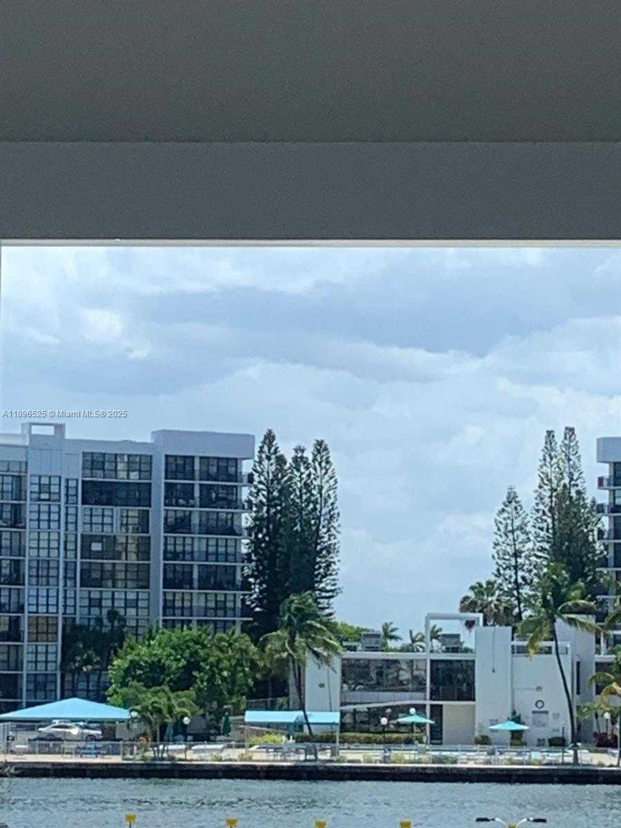 Small Image of 2751 SOUTH OCEAN DR #208N, Hollywood Number 53