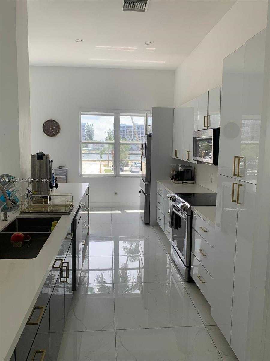 Small Image of 2751 SOUTH OCEAN DR #208N, Hollywood Number 55