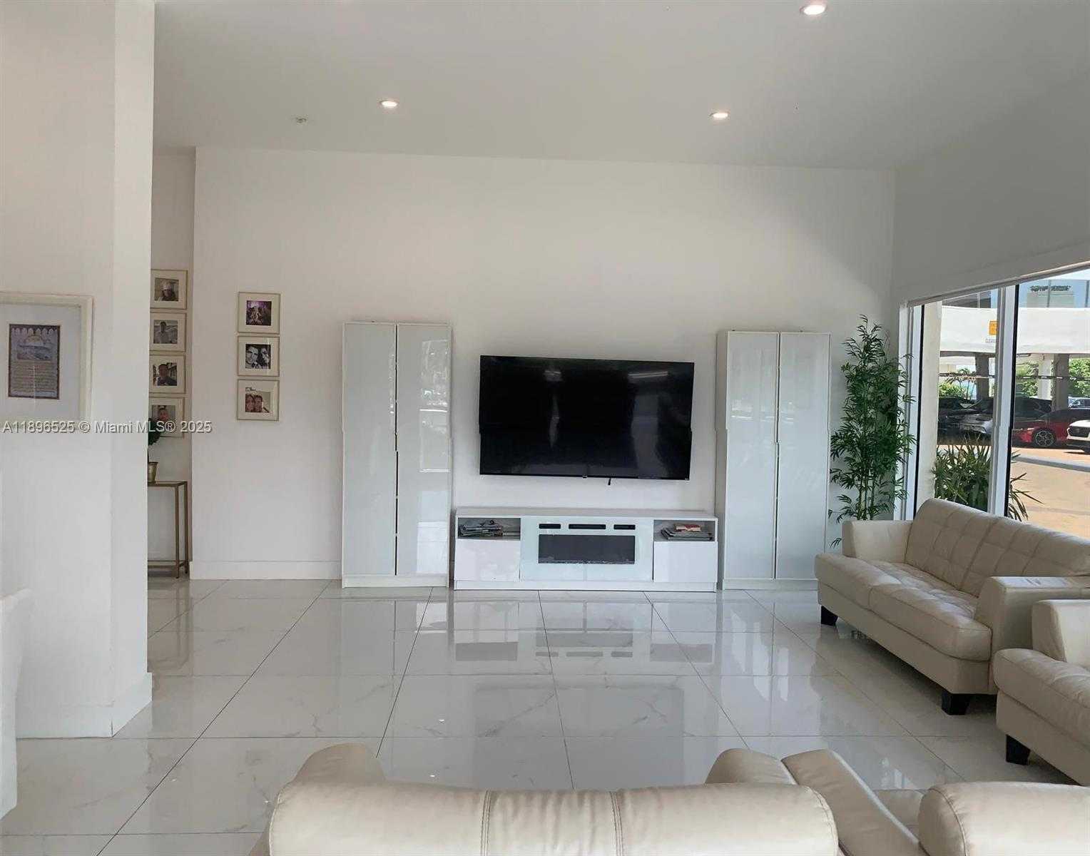 Small Image of 2751 SOUTH OCEAN DR #208N, Hollywood Number 68