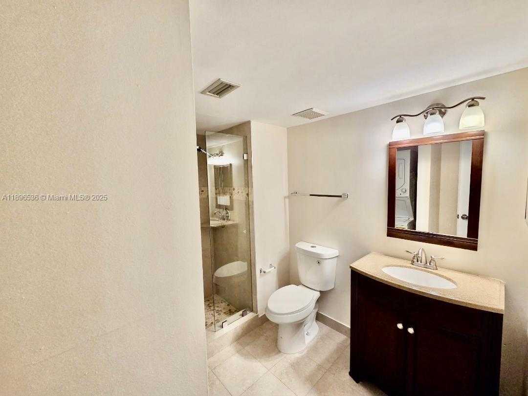 Small Image of 16168 LAUREL DR #201, Weston Number 10