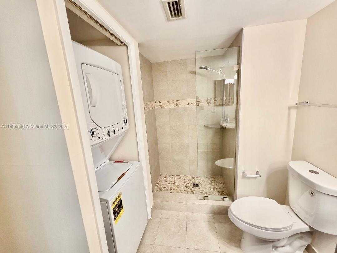 Small Image of 16168 LAUREL DR #201, Weston Number 11