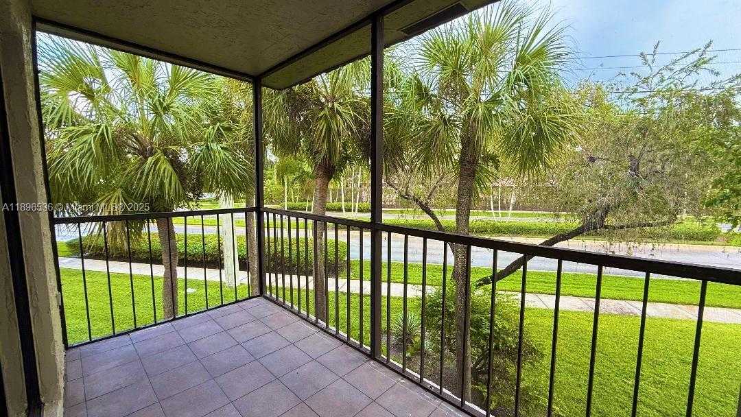 Small Image of 16168 LAUREL DR #201, Weston Number 13
