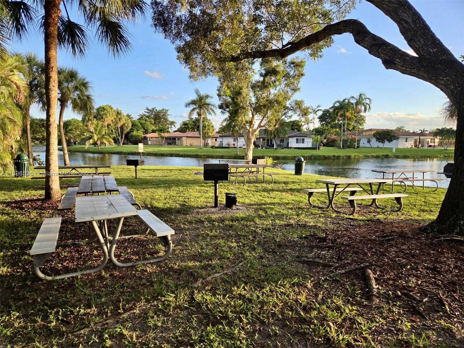 Small Image of 16168 LAUREL DR #201, Weston Number 21