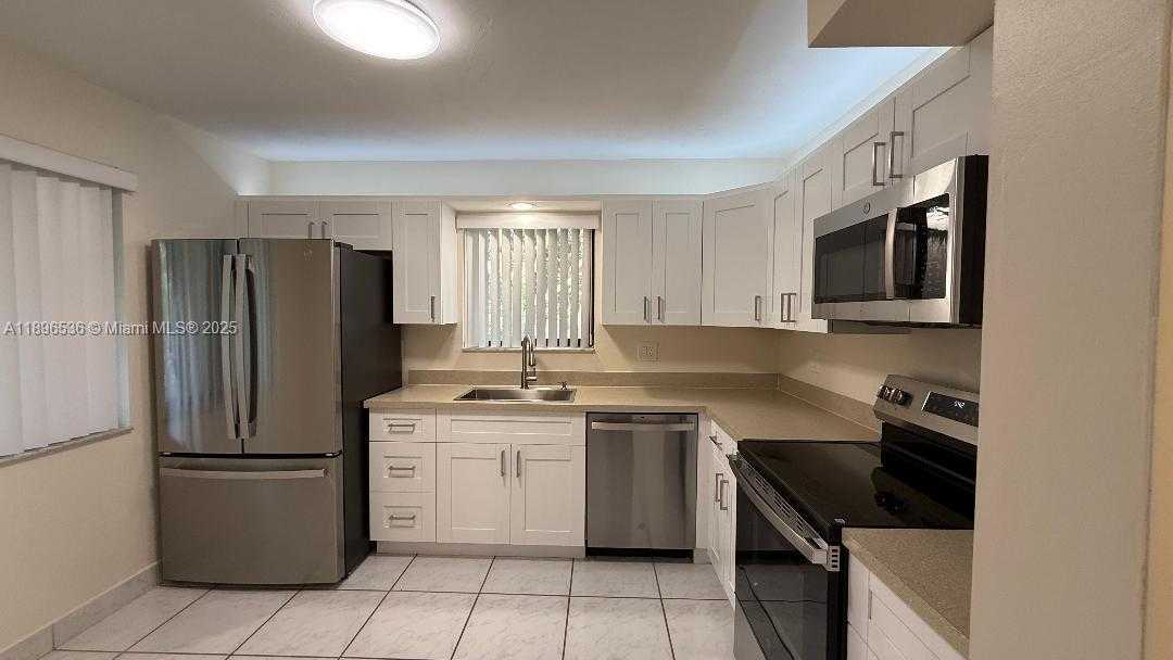 Small Image of 16168 LAUREL DR #201, Weston Number 3