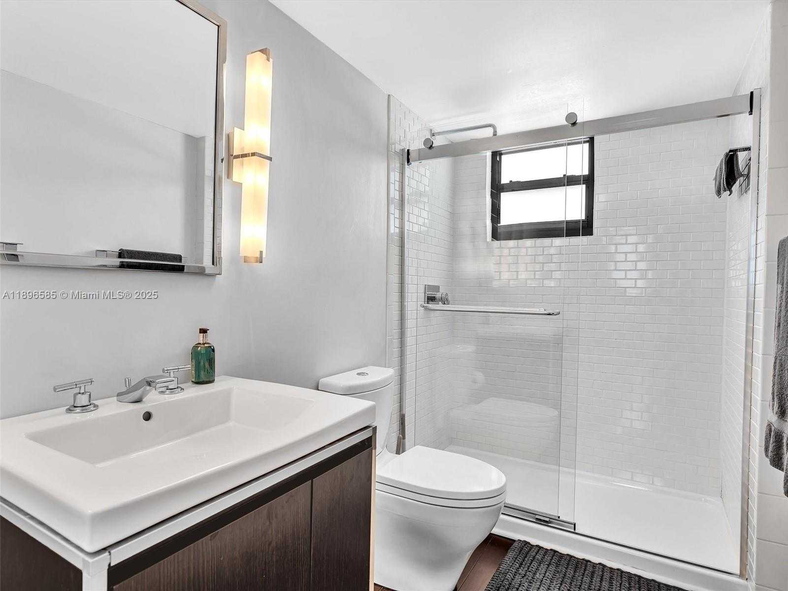Small Image of 1775 WASHINGTON AVE #8B, Miami Beach Number 14