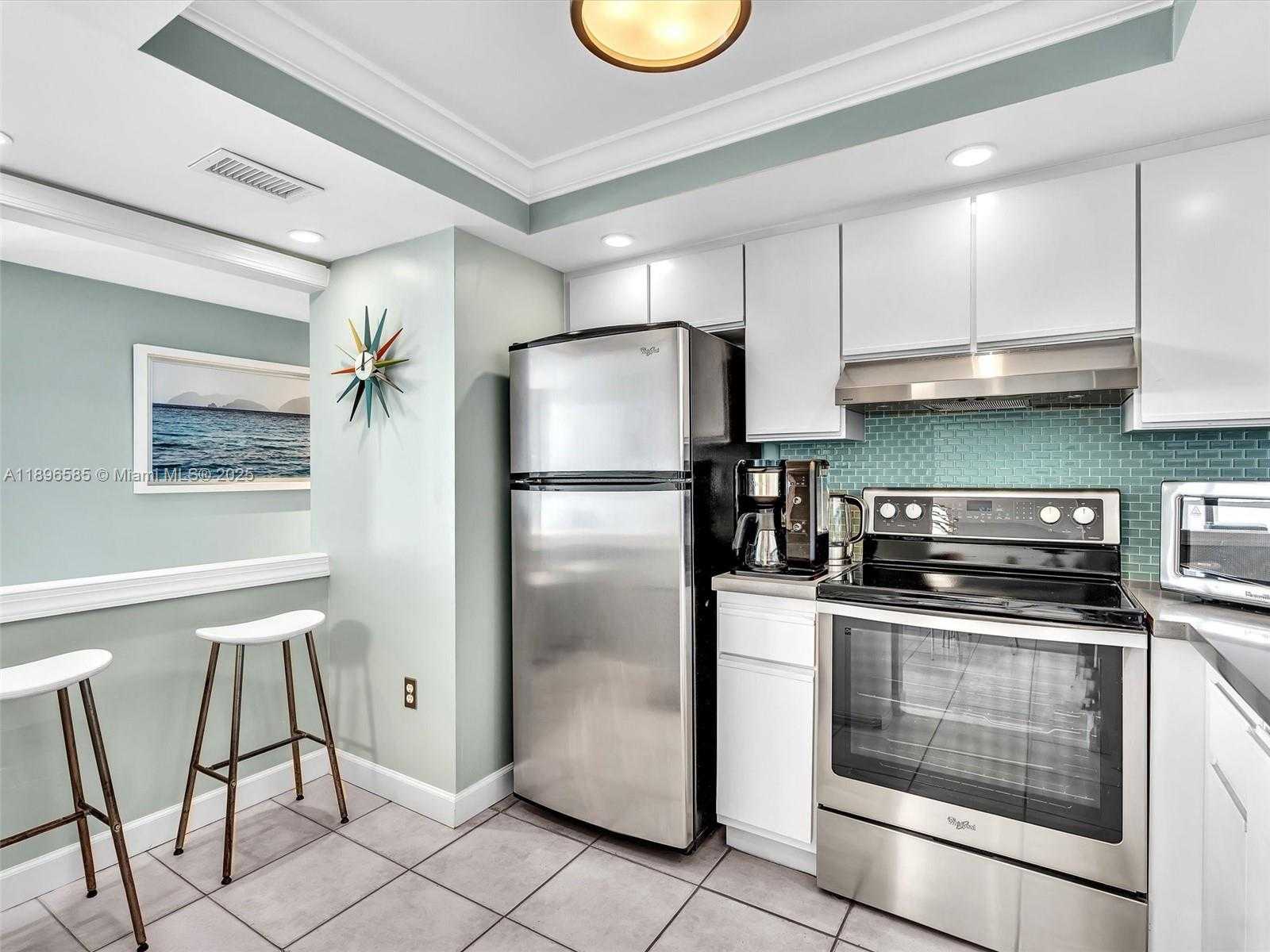 Small Image of 1775 WASHINGTON AVE #8B, Miami Beach Number 6